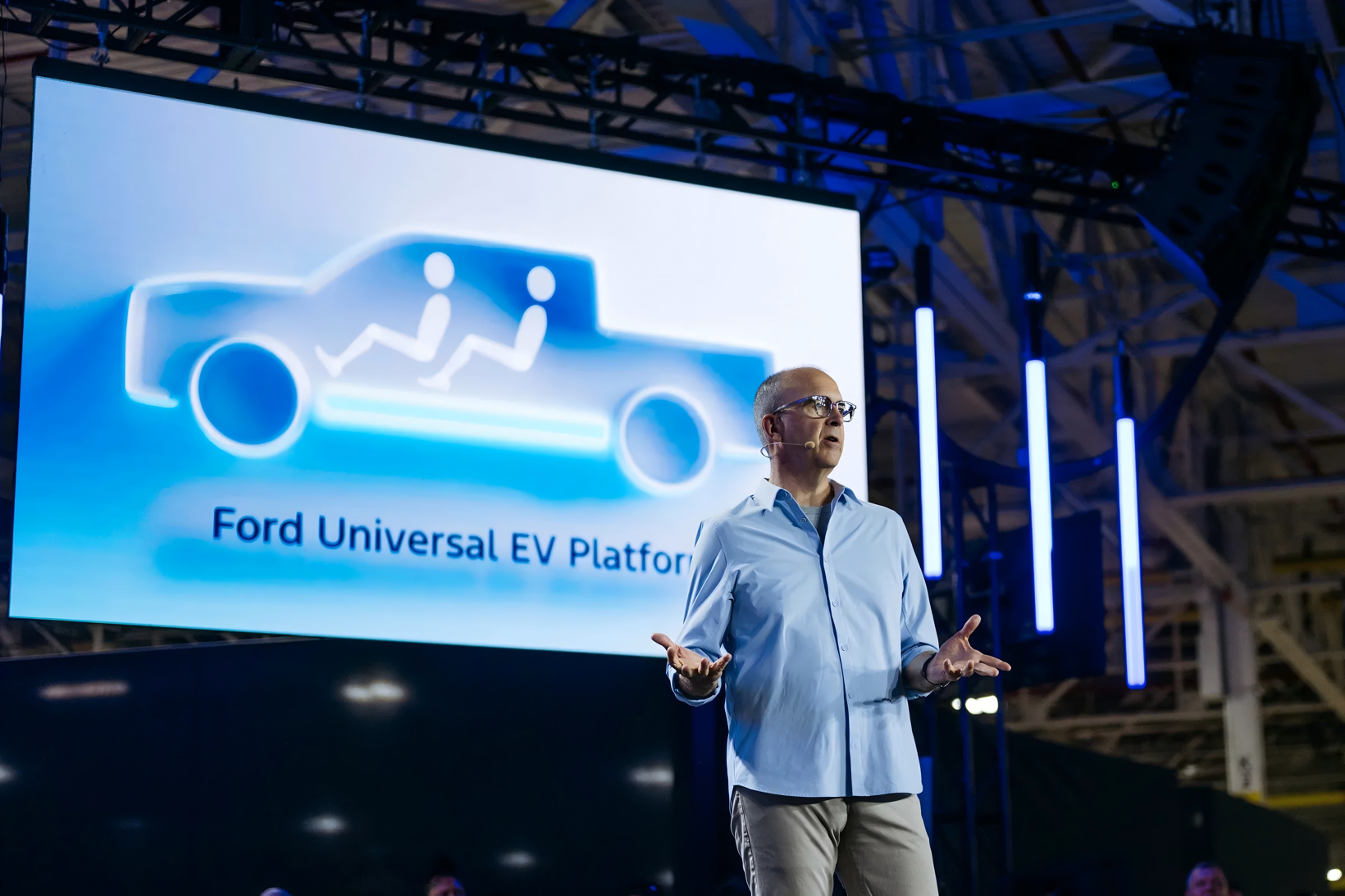 フォードが新型EVプラットフォームUEVを発表、効率とコストで競争優位を主張