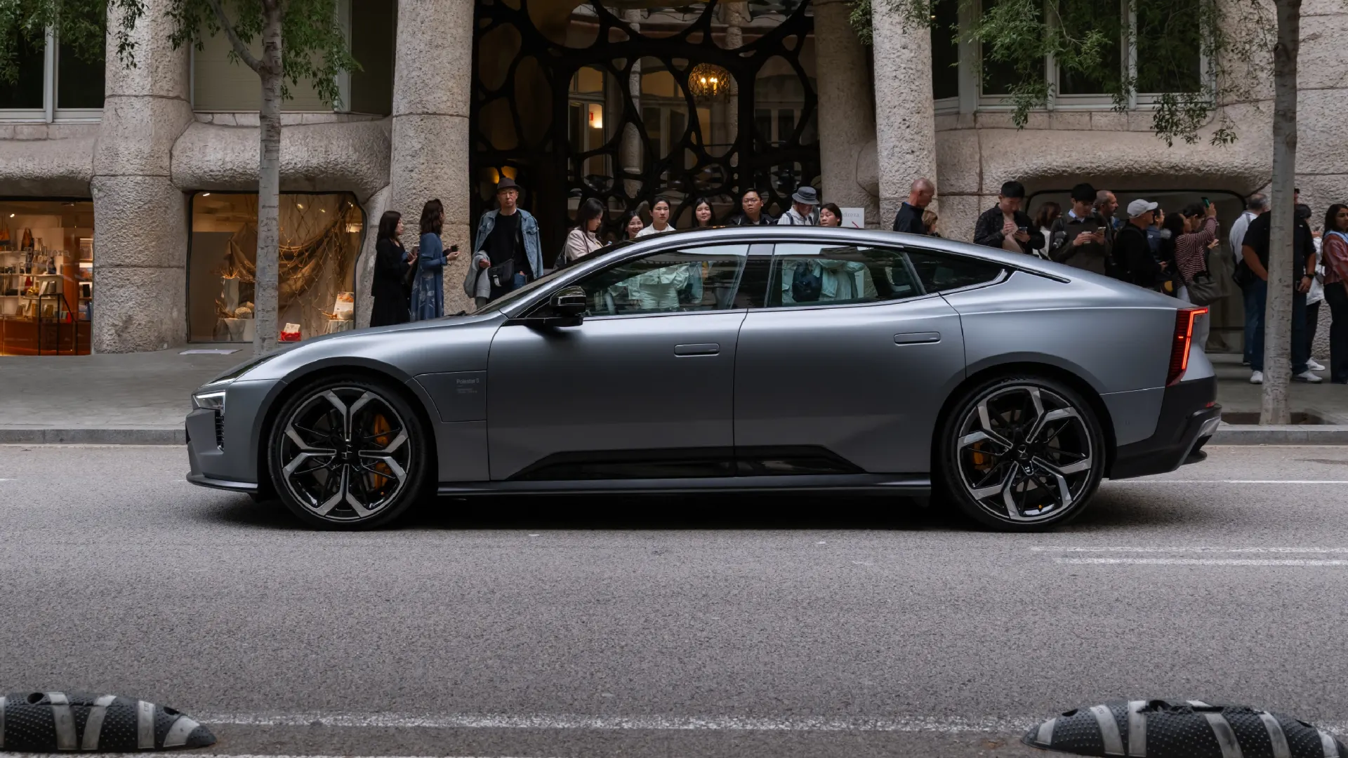 Polestar 5 side