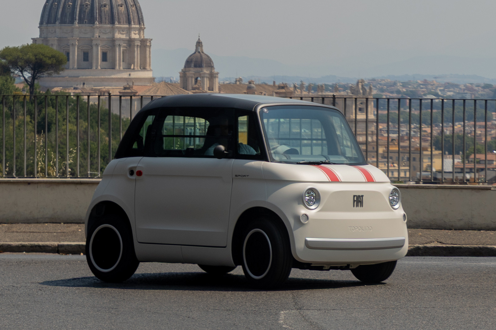 Fiat подготовил спецверсию Topolino Sport и концепт Multiplina