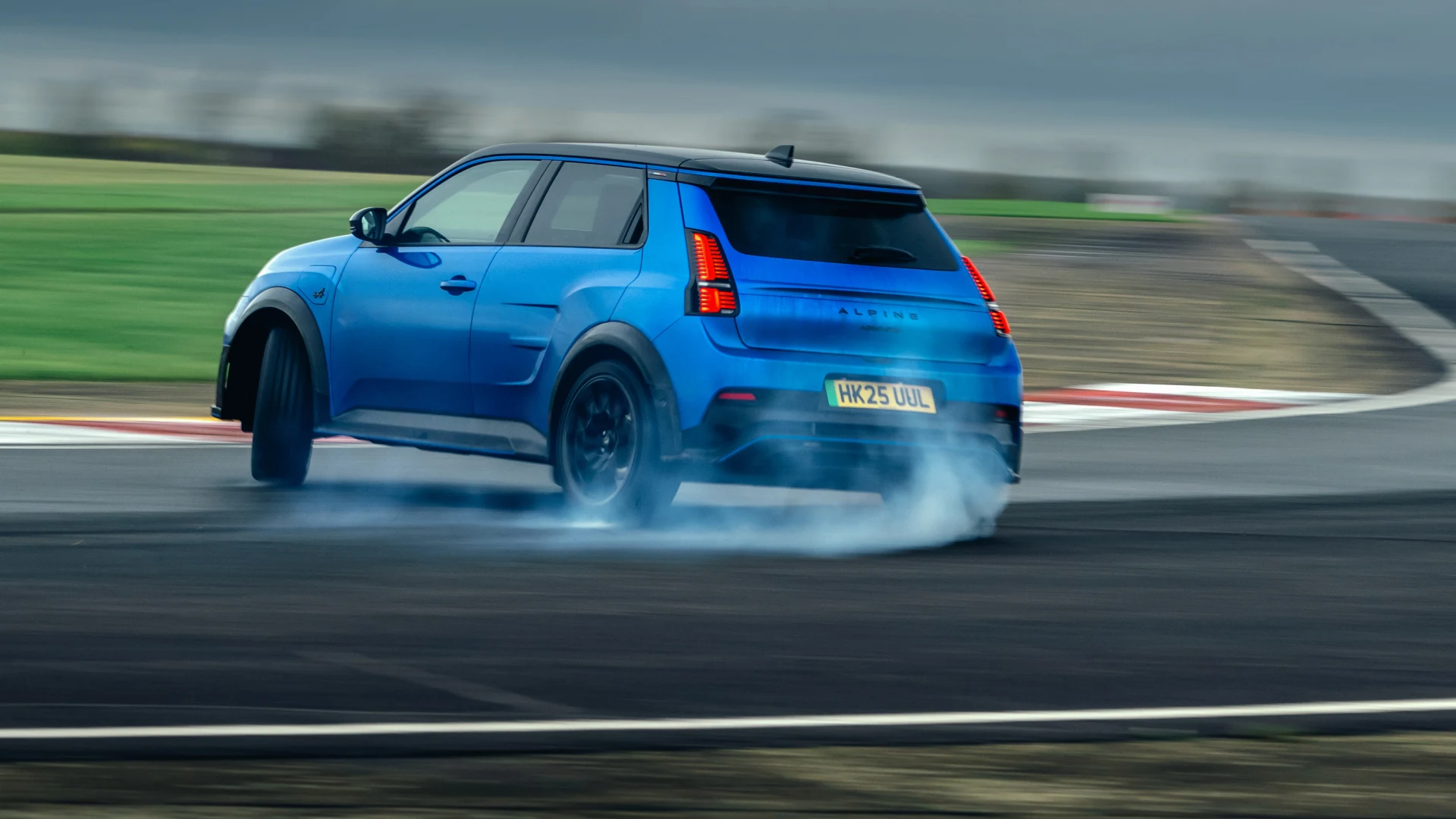 Honda Civic Type R v Alpine A290