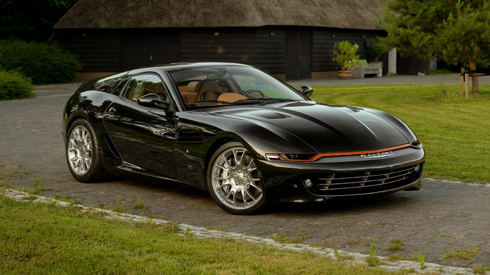Niels van Roij Daytona Shooting Brake Hommage front