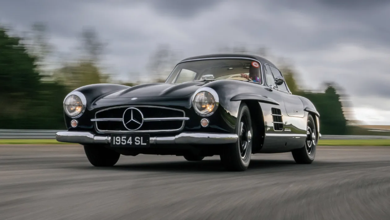 Mercedes-Benz 300 SL front
