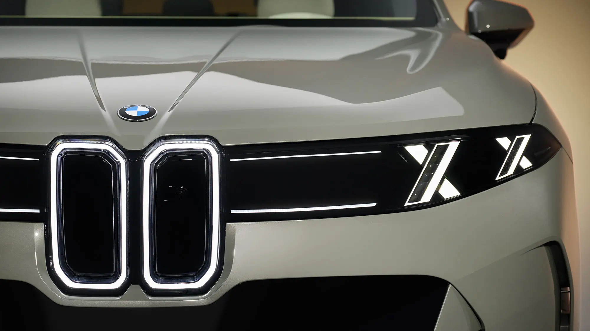 BMW AI car configurator: X5 grille and headlight