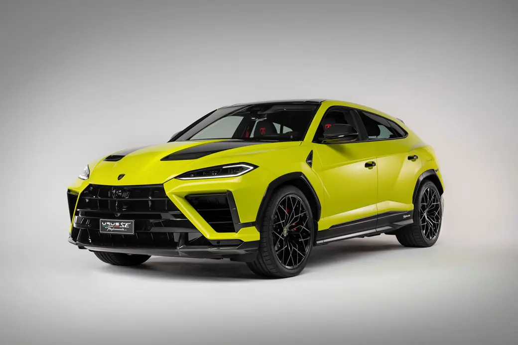New Lamborghini Urus SE Performante in Giallo Crius
