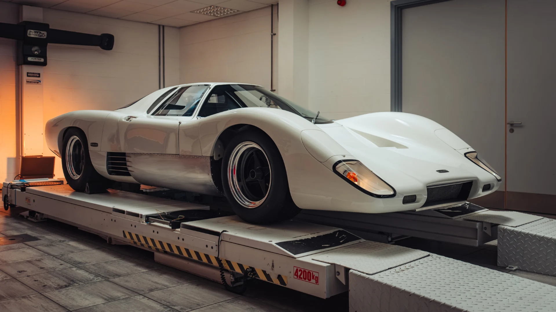 McLaren M6GT front