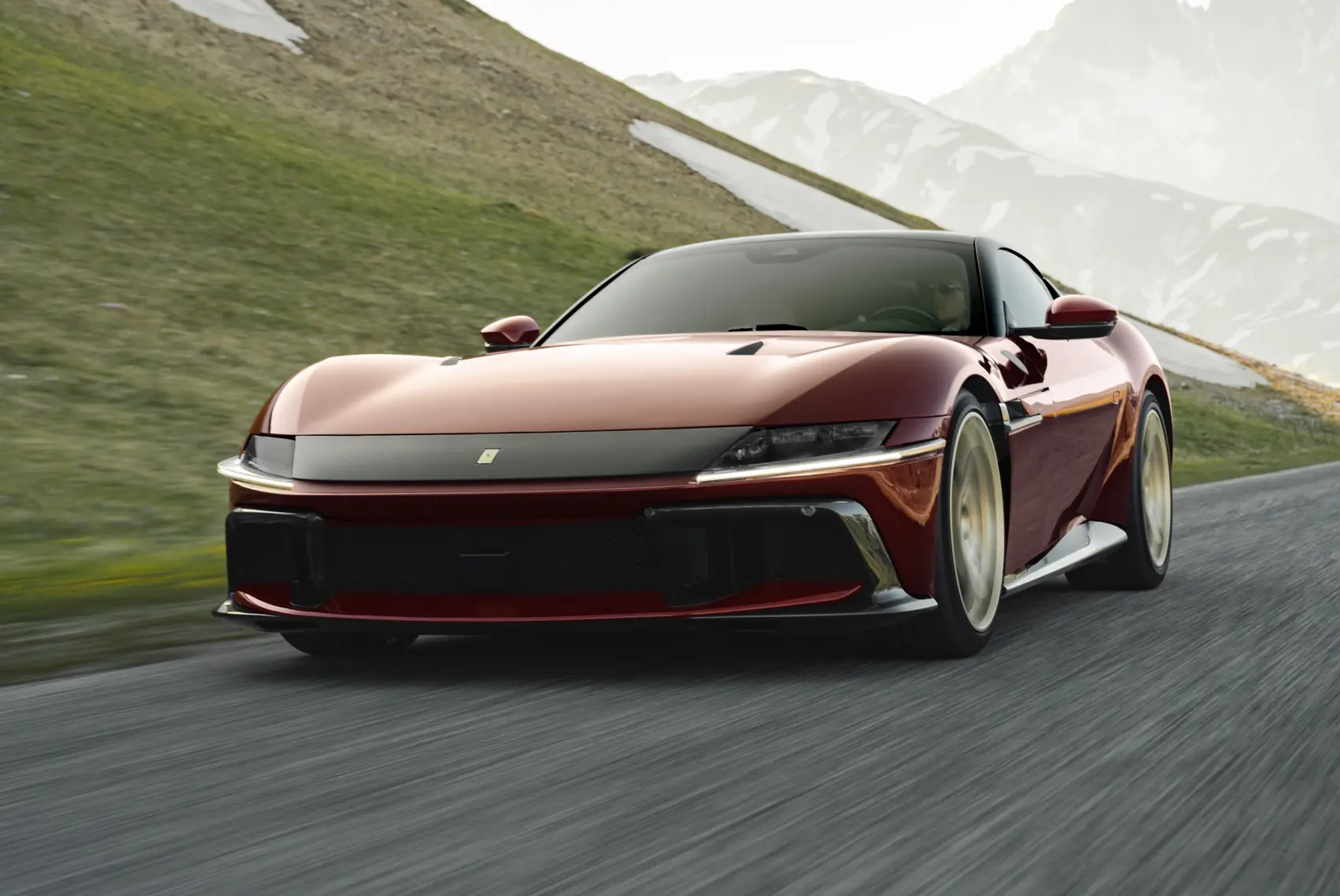 Ferrari 12Cilindri Manuale: the manual returns to Ferrari’s V12