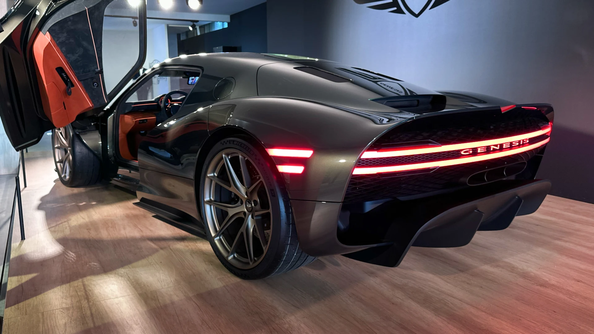 Genesis Magma GT