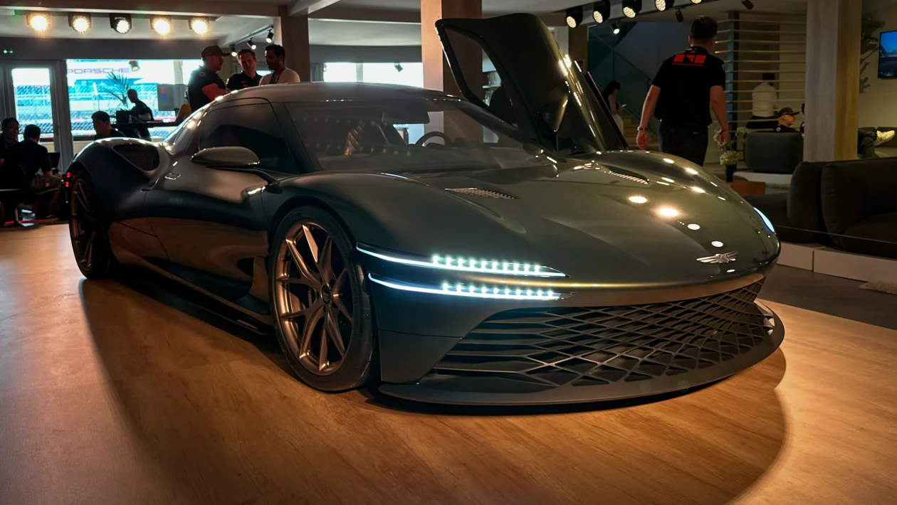 Genesis Magma GT