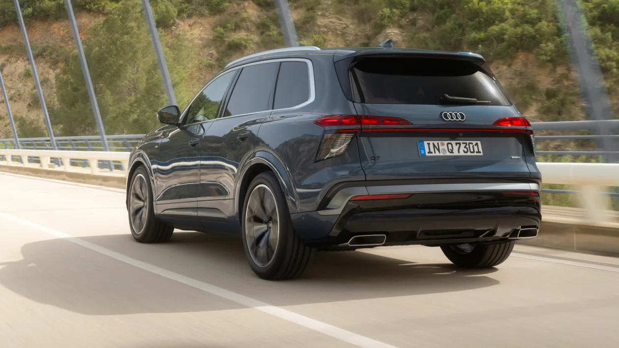 Audi Q7 rear